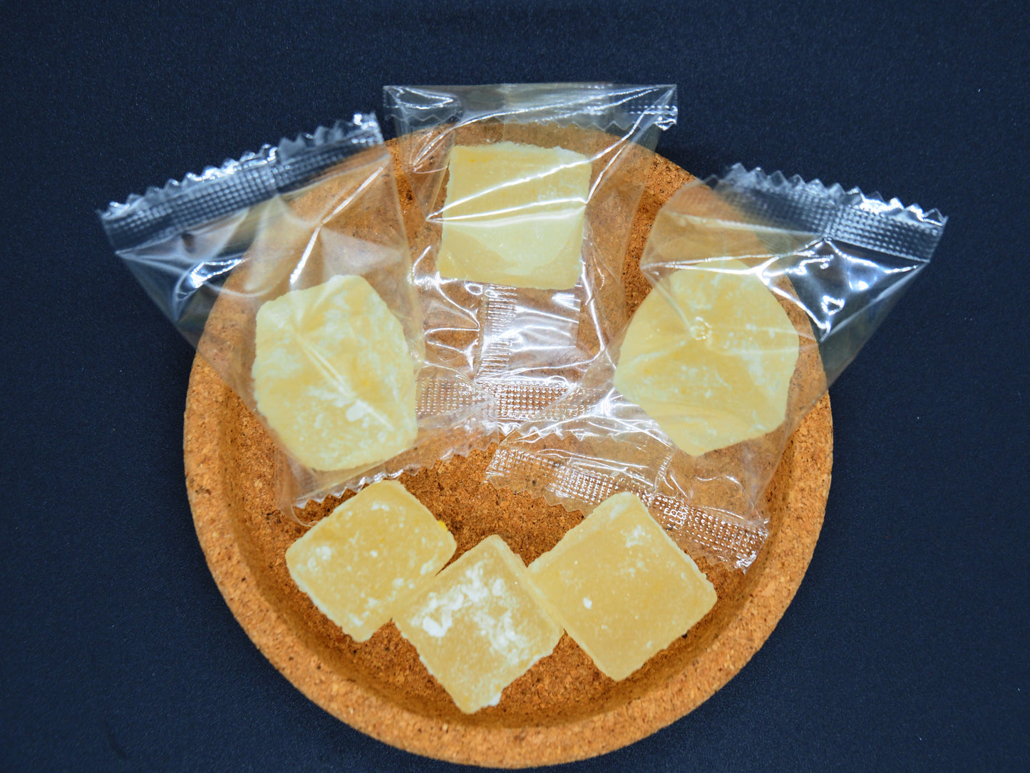 【TSUKIMIDO】  HITOKUCHI KANTENMOCHI YUZU 110g