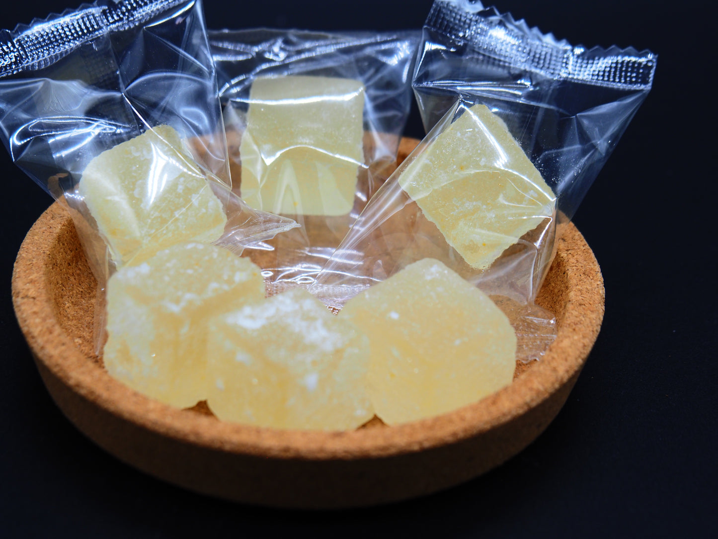 【TSUKIMIDO】  HITOKUCHI KANTENMOCHI YUZU 110g