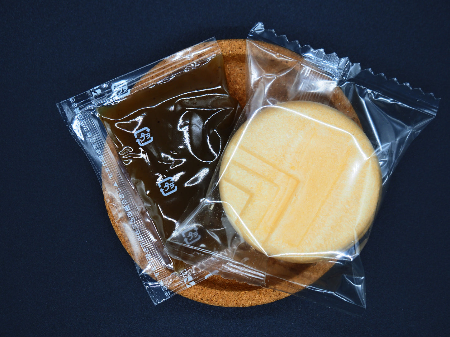 【KURIAN FUUMIDO】  Monaka with sweetened chestnut paste  (5p)