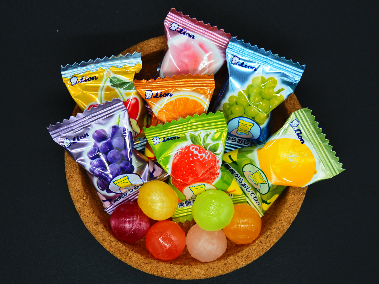 【LION】  FRUITS CANDY 111g